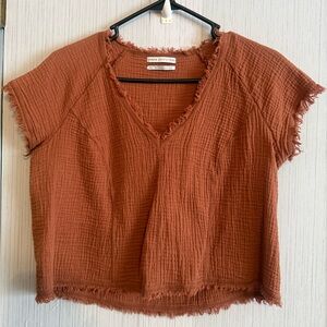 Urban Outfitters Rust Gauze V-Neck Raw Hem Boxy Top | Size M